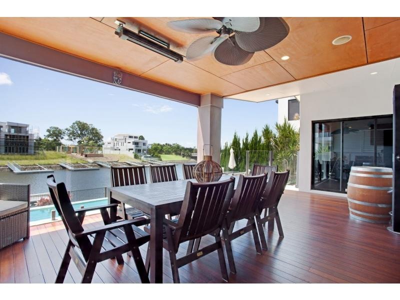 10 Harbourvue Court, Helensvale QLD 4212