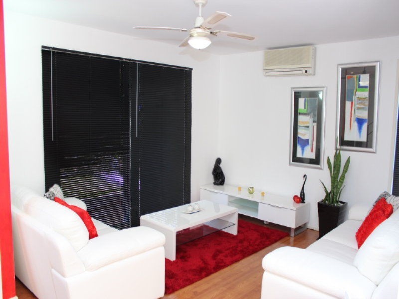 8 Buliti Street, Hope Island QLD 4212