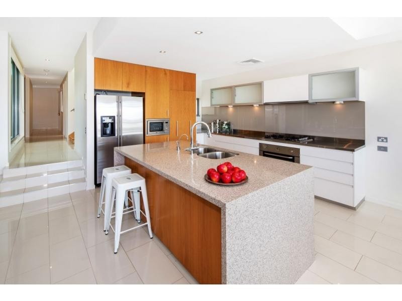 34 Onshore Place, Helensvale QLD 4212