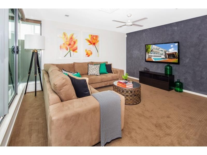 34 Onshore Place, Helensvale QLD 4212