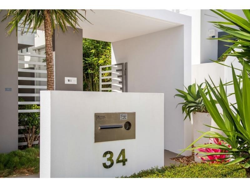 34 Onshore Place, Helensvale QLD 4212
