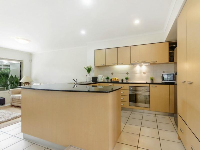 8846 Magnolia Drive, Hope Island QLD 4212