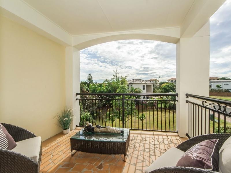 8846 Magnolia Drive, Hope Island QLD 4212