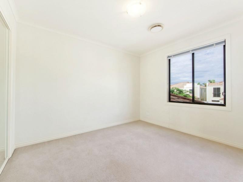 8846 Magnolia Drive, Hope Island QLD 4212