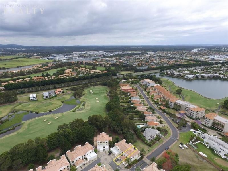 8846 Magnolia Drive, Hope Island QLD 4212