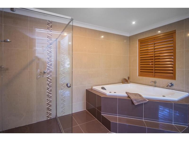 18 Katinka Circuit, Coomera Waters QLD 4209