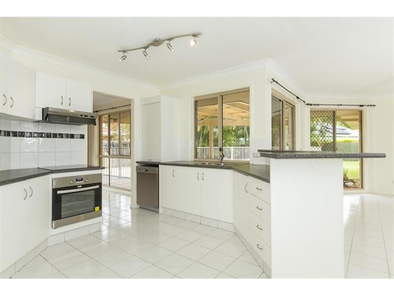 7 Saltwater Terrace, Helensvale QLD 4212