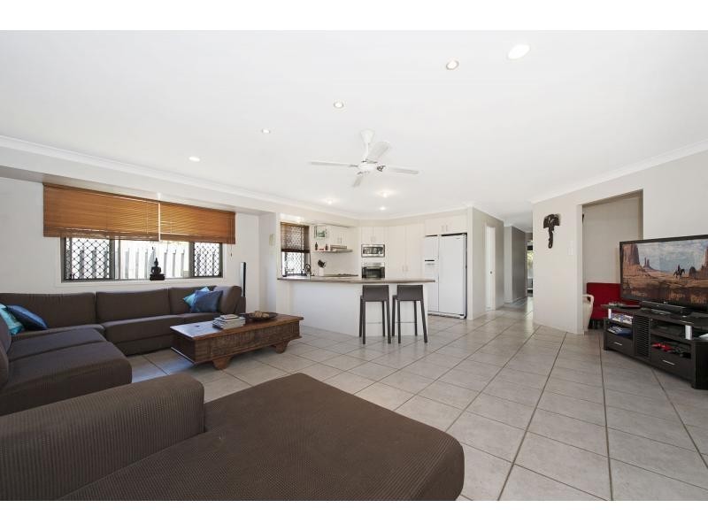 28 Westlake Court, Helensvale QLD 4212