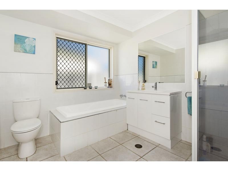 28 Westlake Court, Helensvale QLD 4212