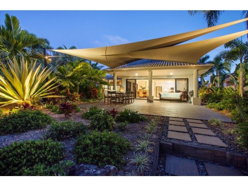 1123 Beechwood Drive, Hope Island QLD 4212