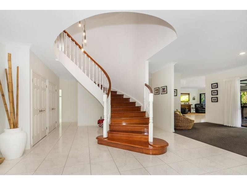 1123 Beechwood Drive, Hope Island QLD 4212