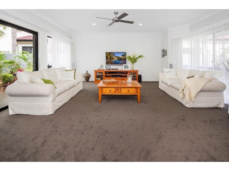 1123 Beechwood Drive, Hope Island QLD 4212