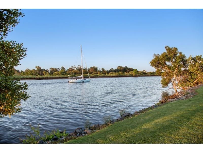 1123 Beechwood Drive, Hope Island QLD 4212