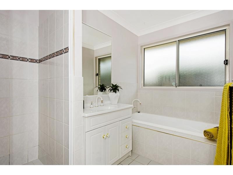 114 Monterey Keys Drive, Helensvale QLD 4212