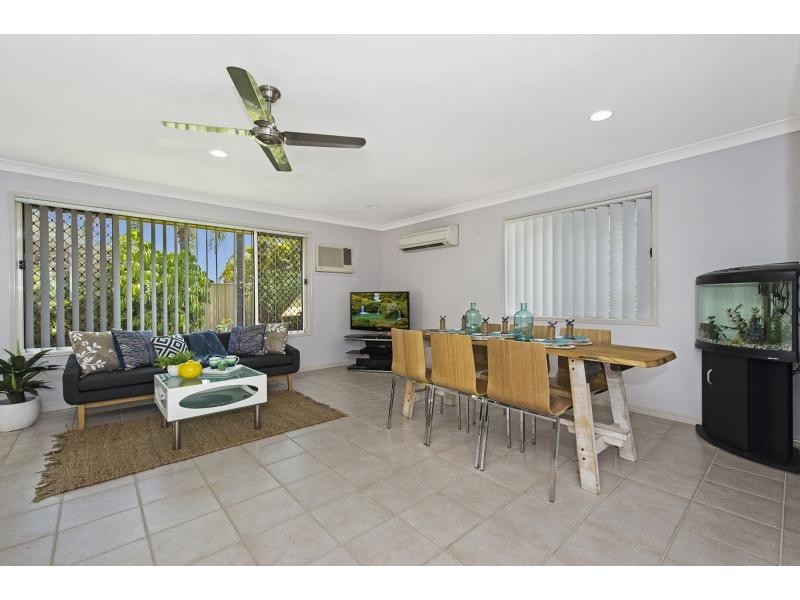 114 Monterey Keys Drive, Helensvale QLD 4212