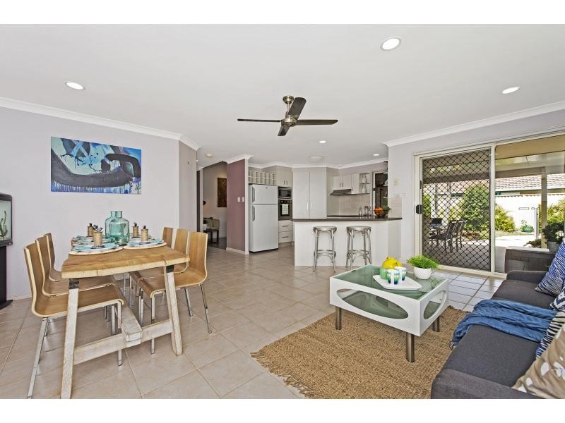 114 Monterey Keys Drive, Helensvale QLD 4212