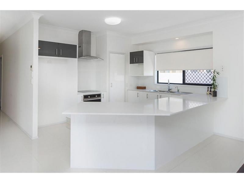 30 Tranquility Circuit, Helensvale QLD 4212