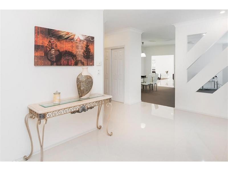 30 Tranquility Circuit, Helensvale QLD 4212