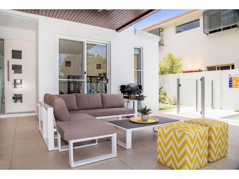 5 Onshore Place, Helensvale QLD 4212