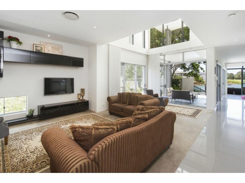6063 Lugano Drive, Hope Island QLD 4212