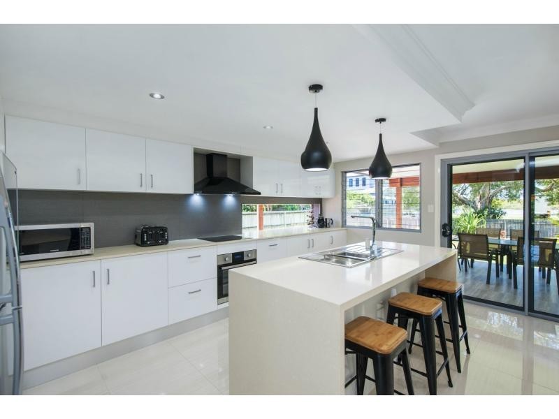 53 Coombe Avenue, Hope Island QLD 4212