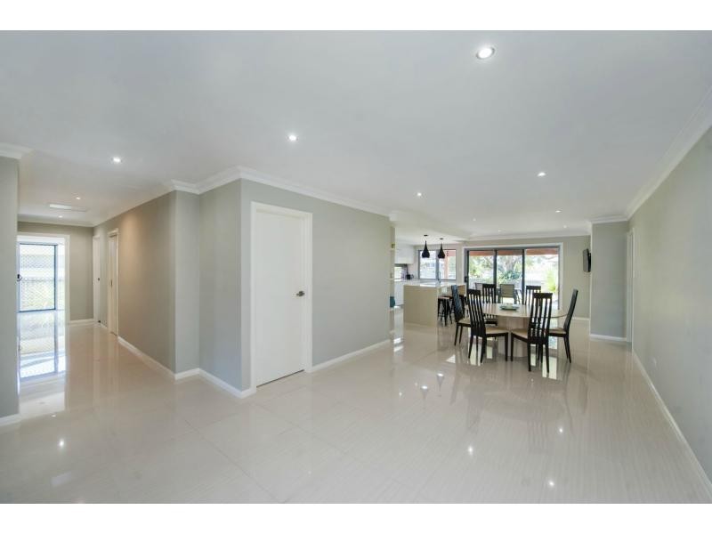 53 Coombe Avenue, Hope Island QLD 4212