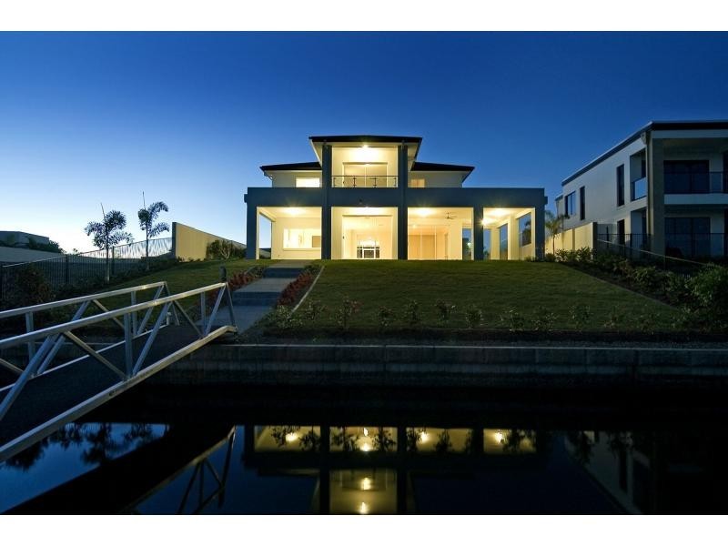 Hope Island QLD 4212