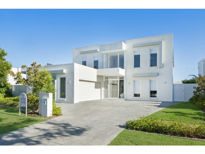 2312 Belmont Court East, Hope Island QLD 4212