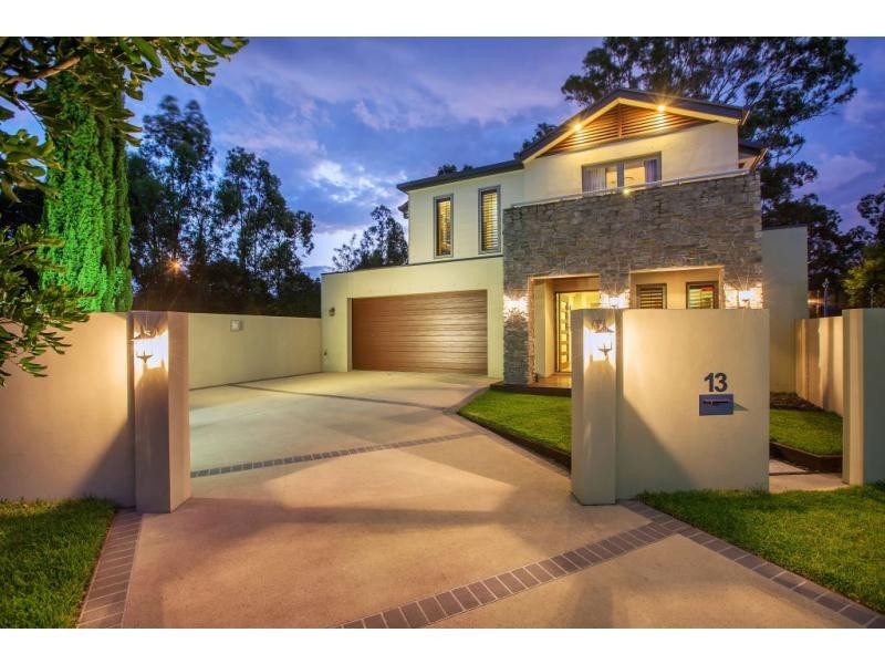 13 Fleetwood Court, Helensvale QLD 4212