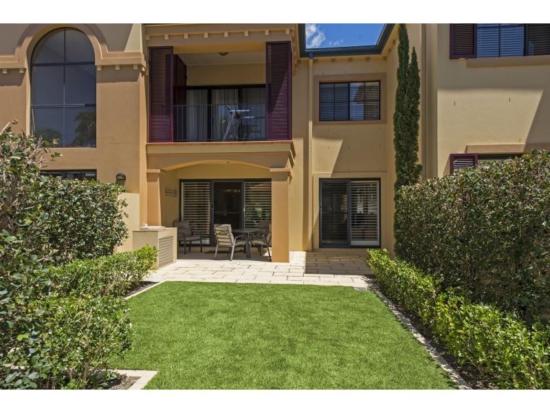 3211 Palladian Drive, Hope Island QLD 4212