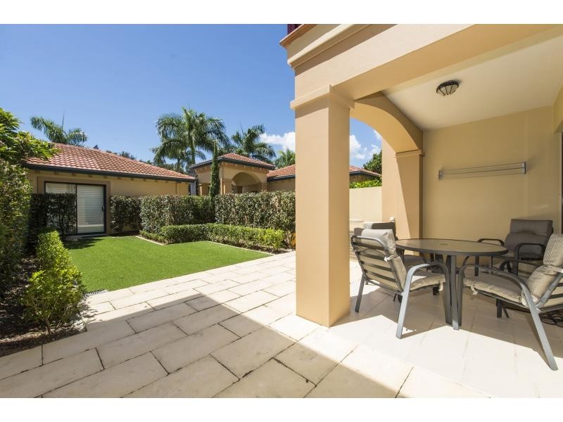 3211 Palladian Drive, Hope Island QLD 4212