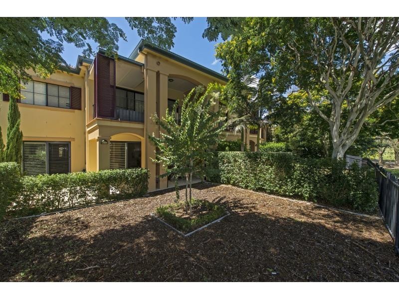 3211 Palladian Drive, Hope Island QLD 4212