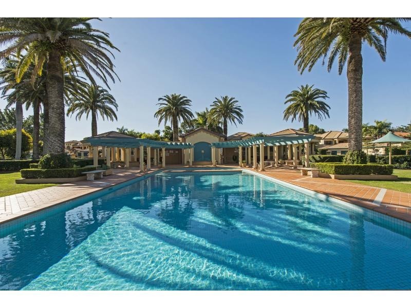 3211 Palladian Drive, Hope Island QLD 4212