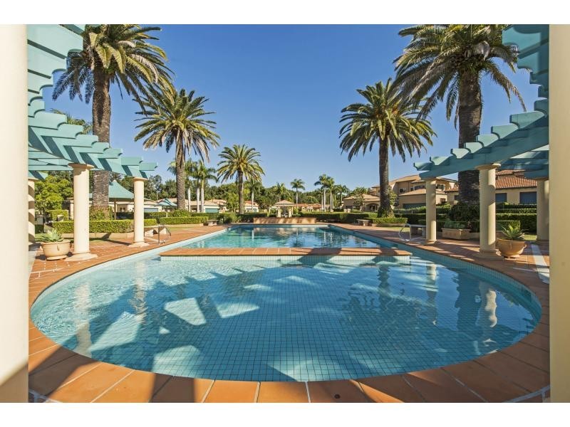 3211 Palladian Drive, Hope Island QLD 4212