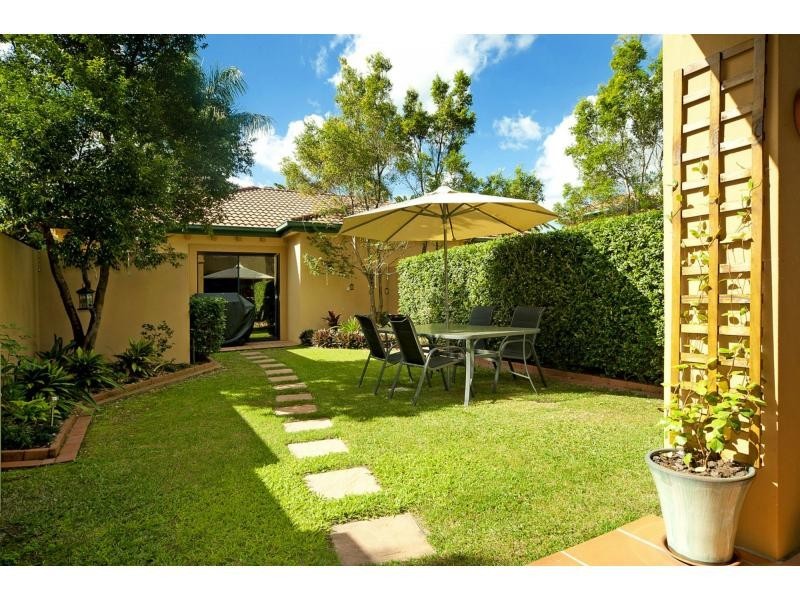 3229 Palladian Drive, Hope Island QLD 4212