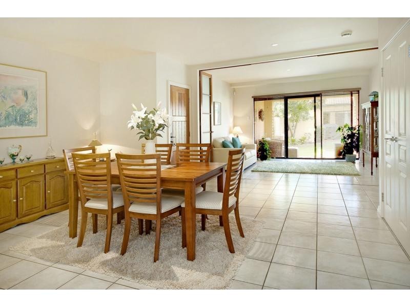 3229 Palladian Drive, Hope Island QLD 4212