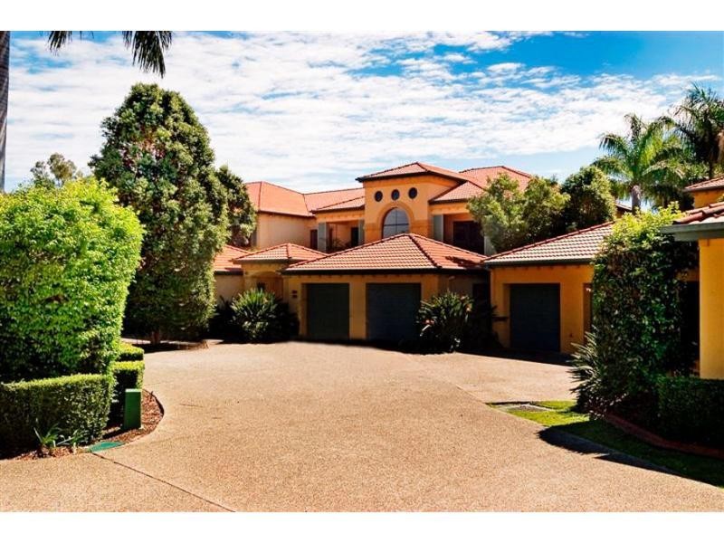 3229 Palladian Drive, Hope Island QLD 4212