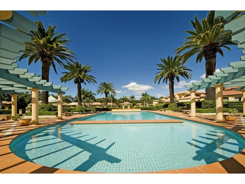 3229 Palladian Drive, Hope Island QLD 4212