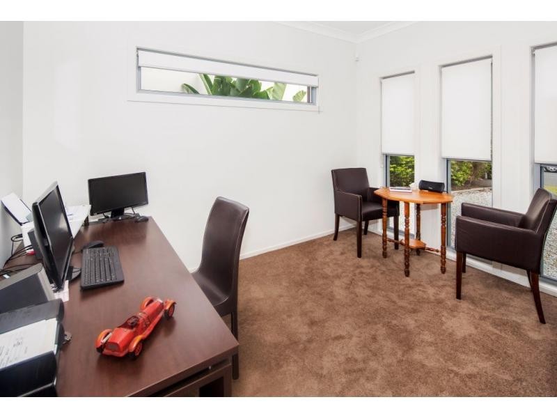 17 Quayside Drive, Helensvale QLD 4212