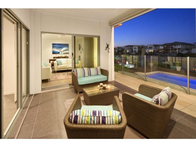 17 Quayside Drive, Helensvale QLD 4212