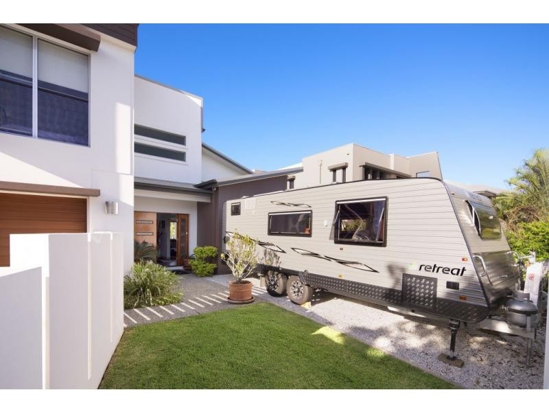 17 Quayside Drive, Helensvale QLD 4212