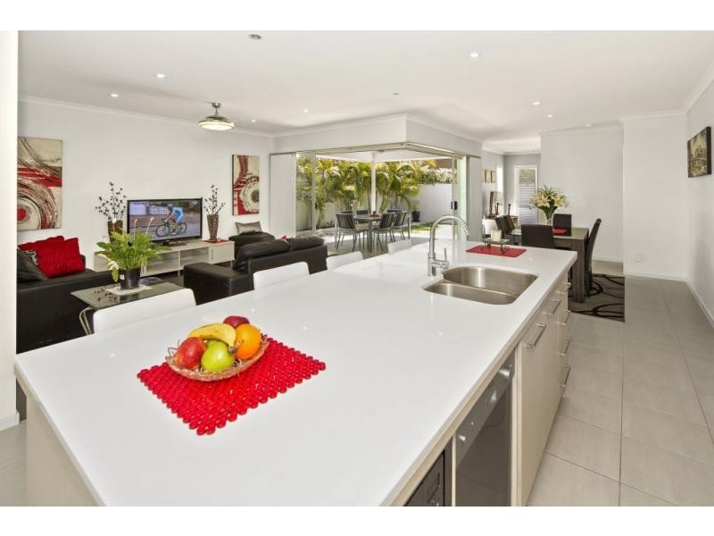 28 Galley Road, Hope Island QLD 4212