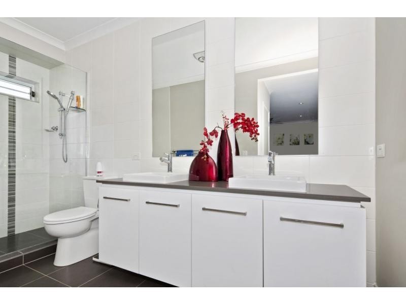 28 Galley Road, Hope Island QLD 4212