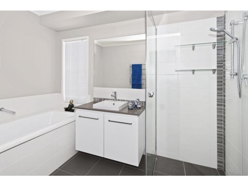 28 Galley Road, Hope Island QLD 4212