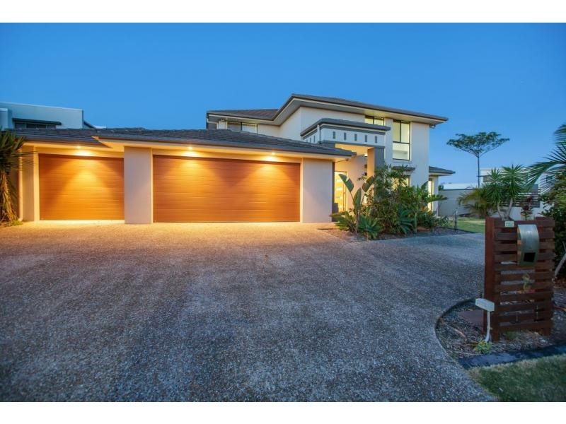 2 Harbourvue Court, Helensvale QLD 4212