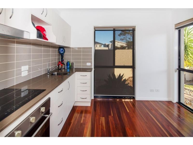 2 Harbourvue Court, Helensvale QLD 4212