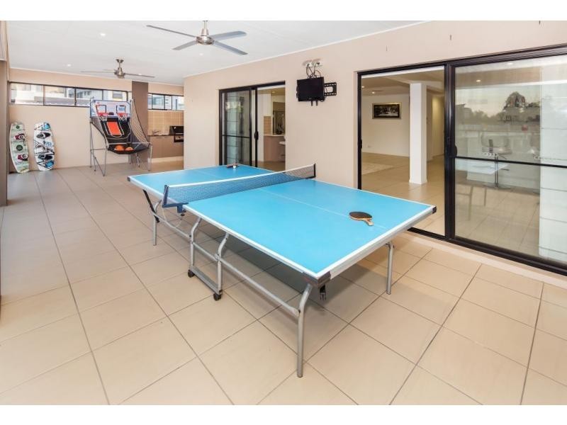 2 Harbourvue Court, Helensvale QLD 4212