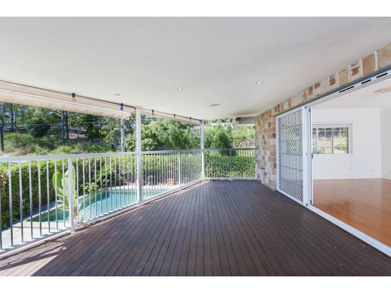 1 Brittany Drive, Oxenford QLD 4210