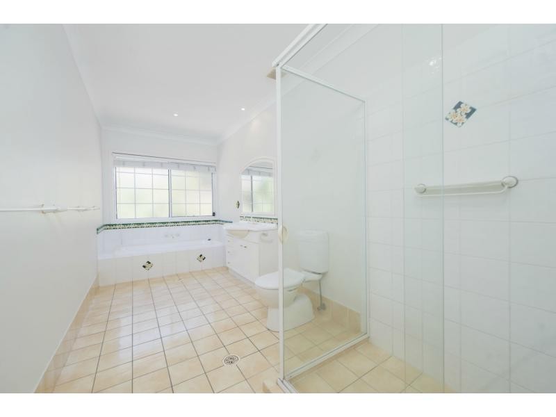 1 Brittany Drive, Oxenford QLD 4210