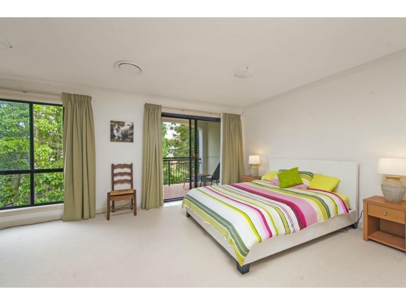 8843 Magnolia Drive, Hope Island QLD 4212